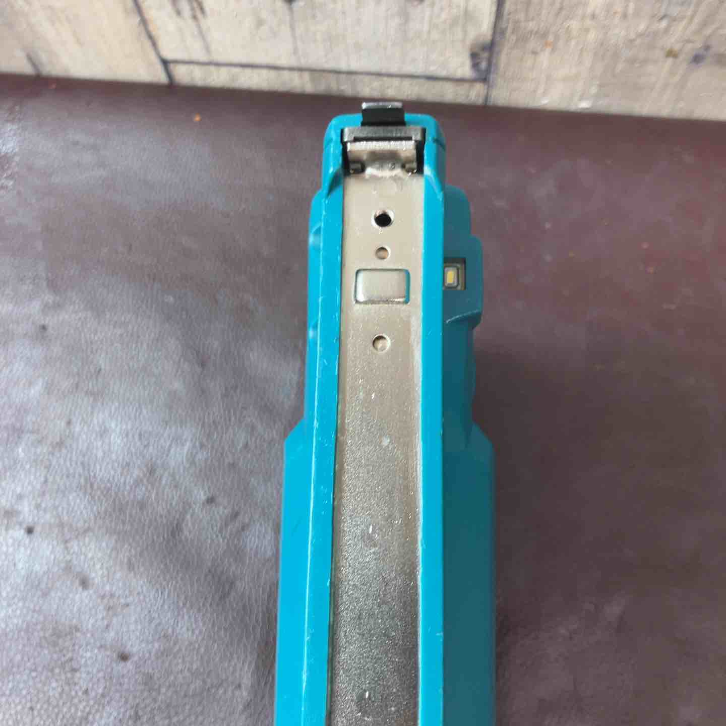 中古品】 マキタ(makita) コードレスタッカ ST112DZ RT線 充電式