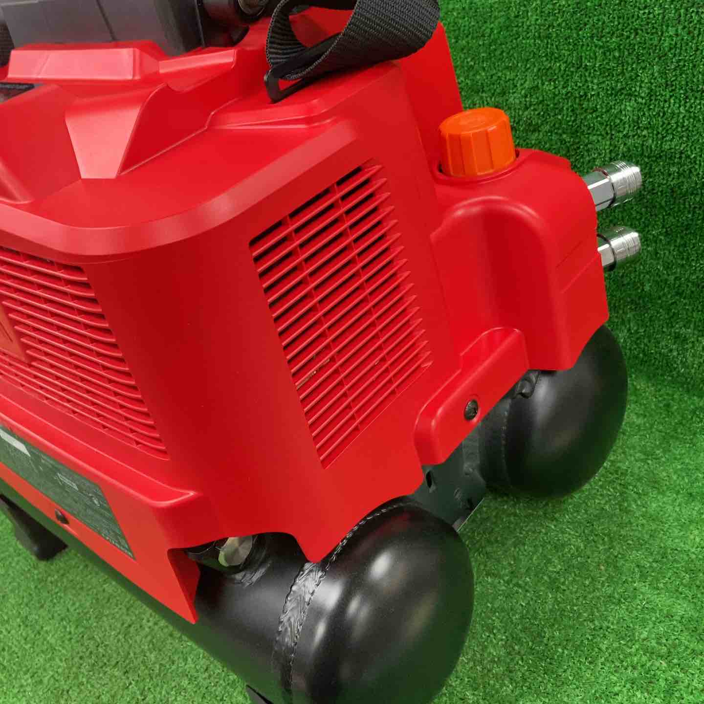 マックス(MAX) 高圧専用エアコンプレッサ AK-HH1301E(8L)【川崎店