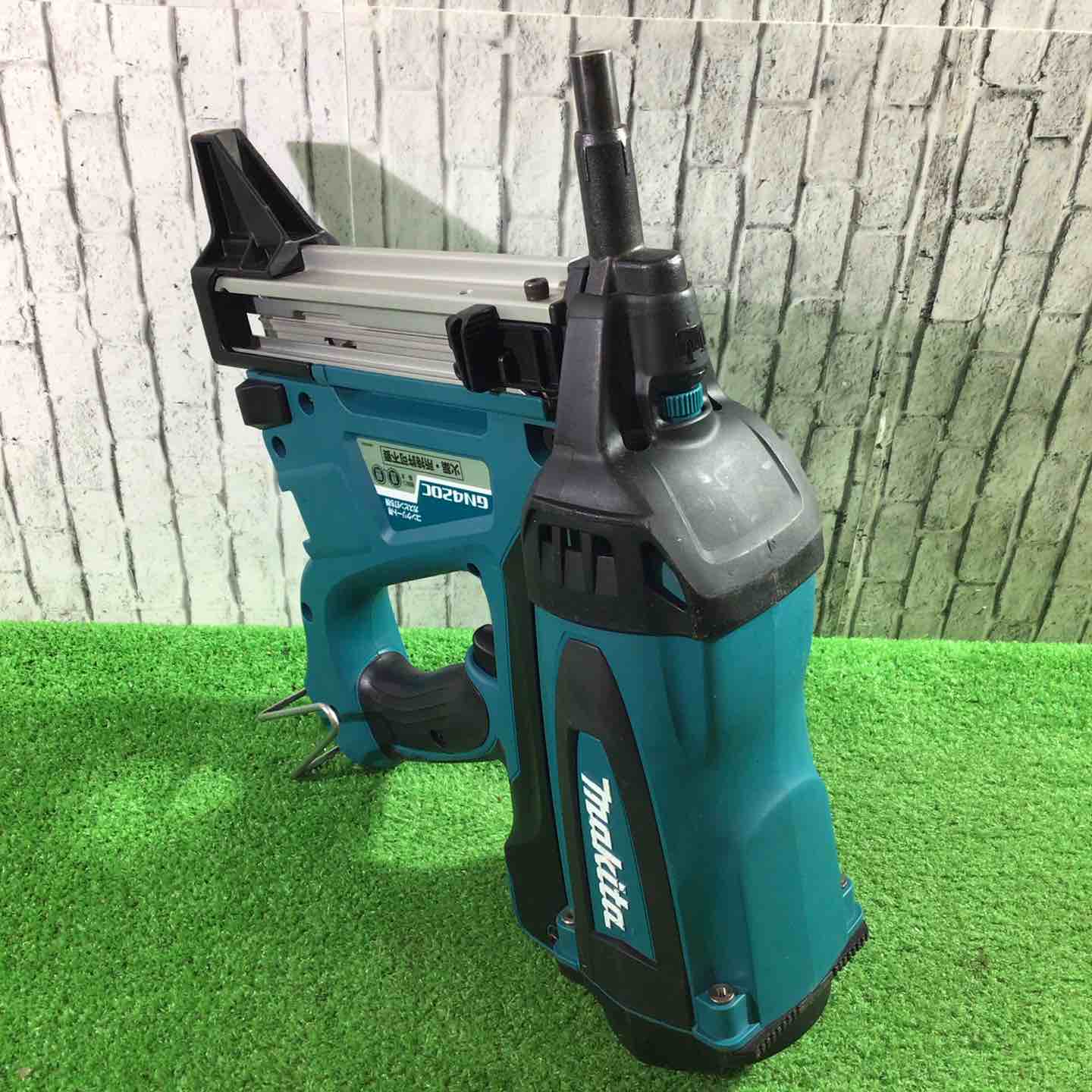 ☆マキタ(makita) コードレスコンクリート用ガスピン打ち機 GN420C