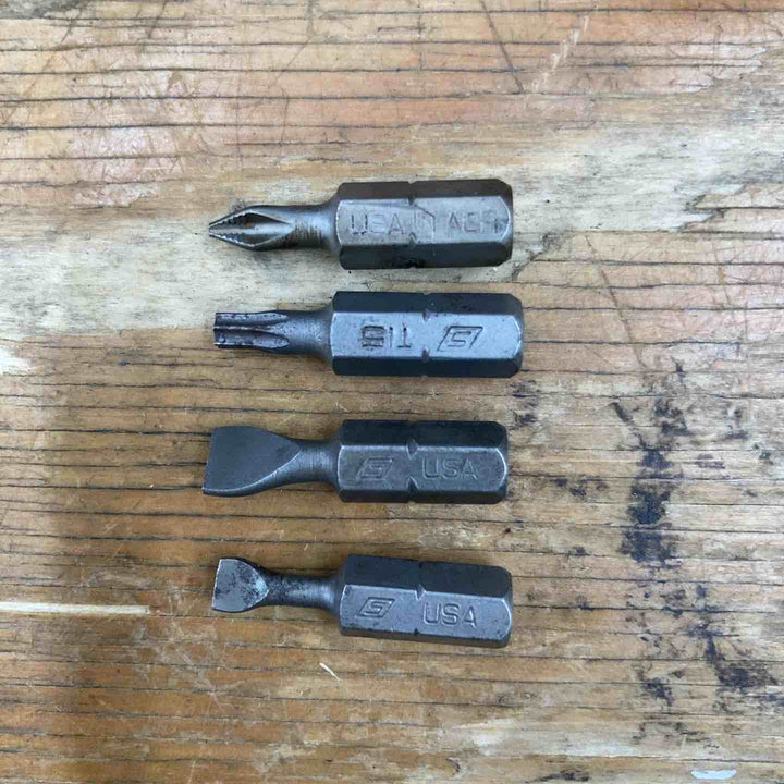 ▲スナップオン(Snap-on) SGDMRC103A ラチェットドライバー スタンダードハンドル セット DES421888 ビット4つ付き【柏店】