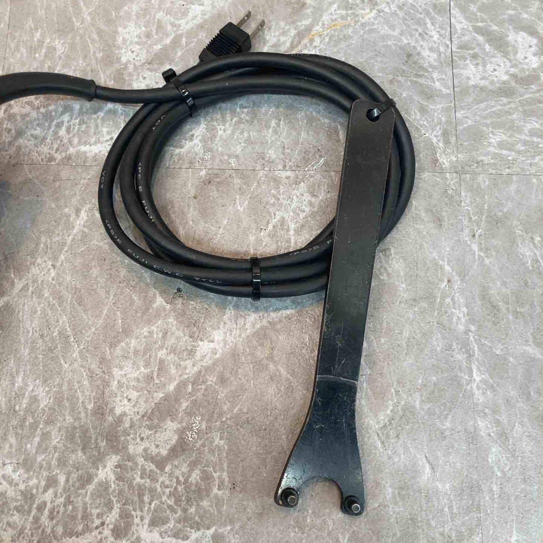 ☆マキタ(makita) 125mm ディスクグラインダ 9535B【八潮店】