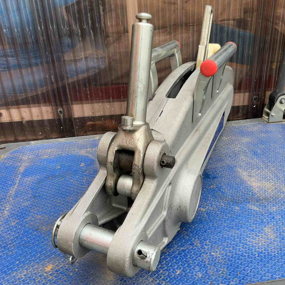 TIRFOR/チルホール T-35 26kg. 3,000kg 3t 3TON  万能ウインチ 大工 建築 吊り下げ バイク荷積み 伐採 林業 建設業 【草加店】
