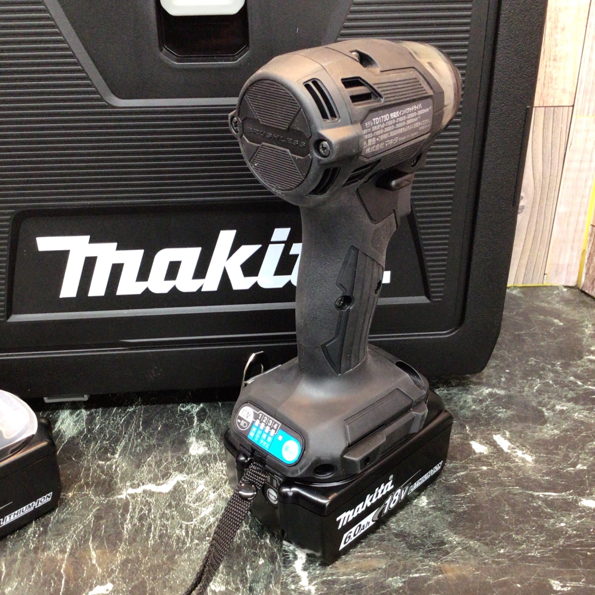 新品未開封!!マキタインパクトドライバーTD173D ブラック 新品未開封!!マキタインパクトドライバーTD173D ブラック