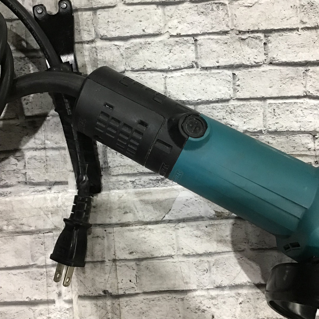 ☆マキタ(makita) 100mmディスクグラインダ 9533B【川口店】