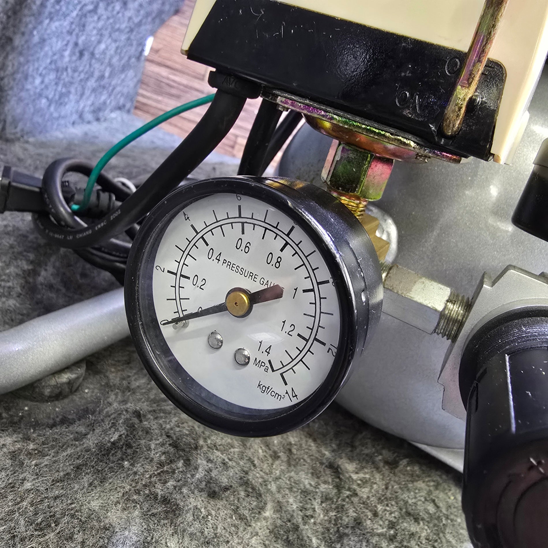 中古品・店頭受取り限定】リョービ(RYOBI) エアコンプレッサ ACP-50