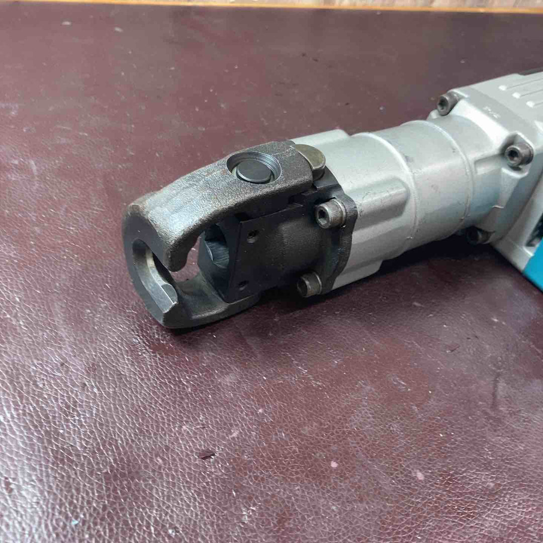 【中古品】マキタ(makita) 電動ハンマ HM0830【東大和店】