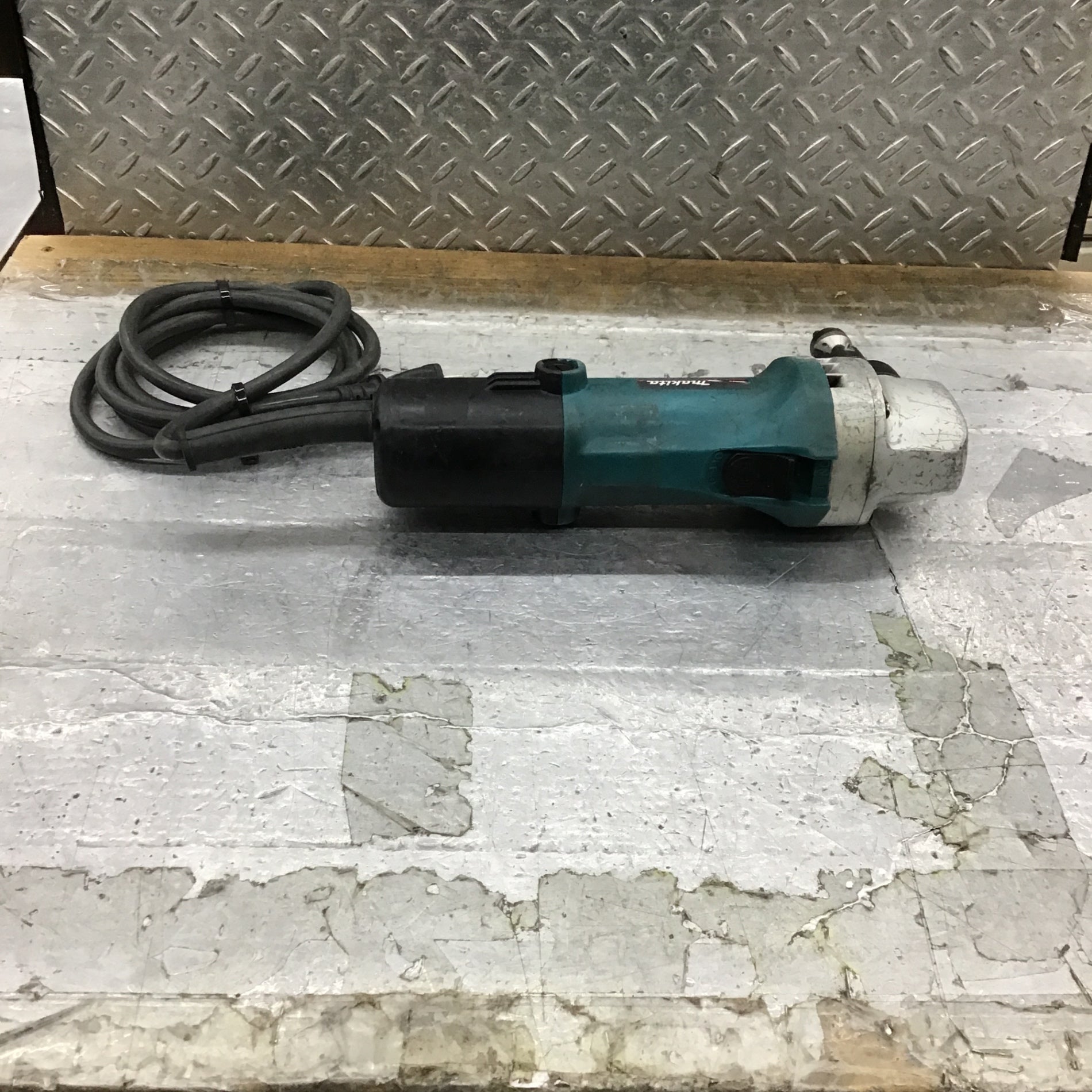 ☆マキタ(makita) ニブラ JN1601【所沢店】 ☆マキタ(makita) ニブラ JN1601【所沢店】 – アクトツールオンライン