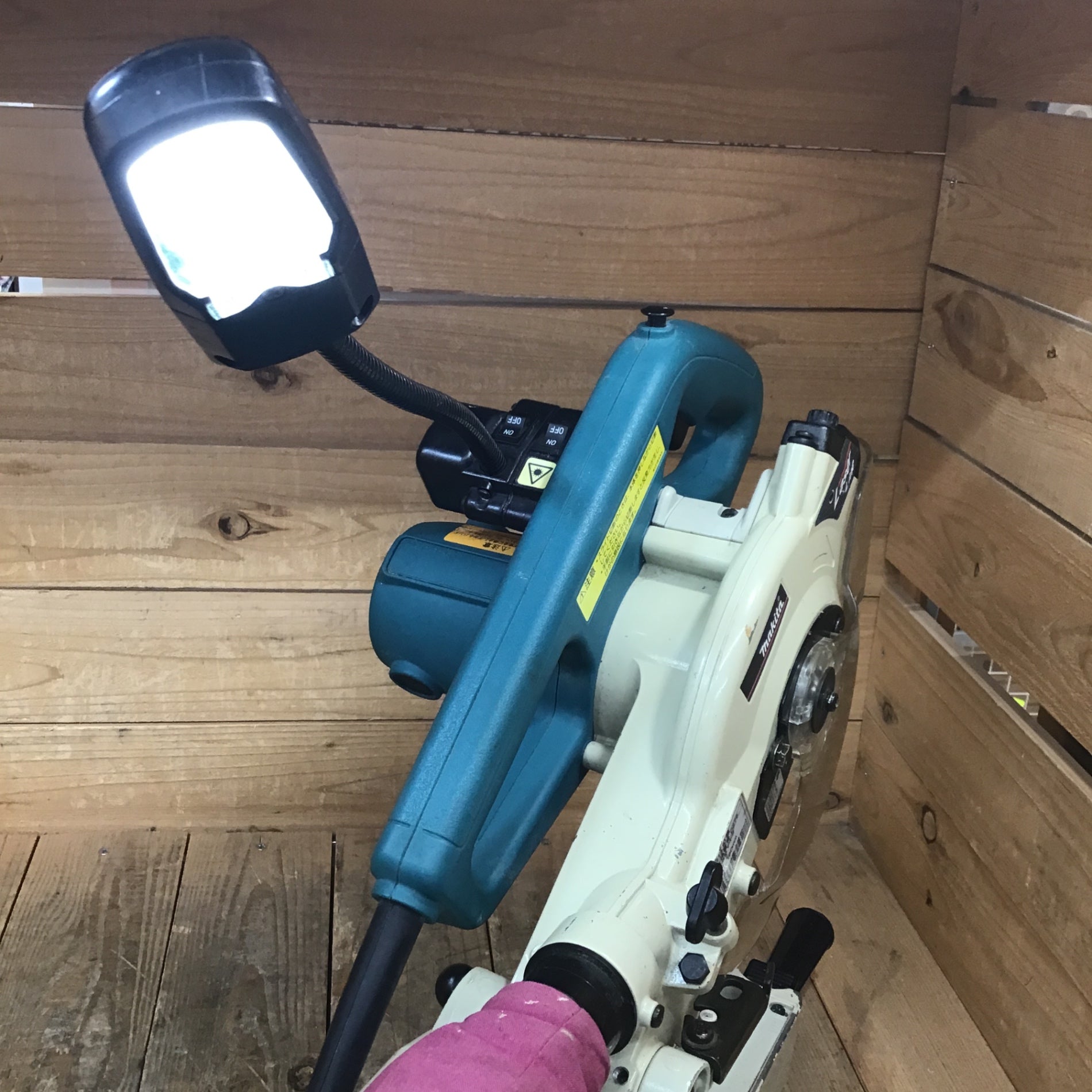 店頭受取り限定】〇マキタ(makita) スライドマルノコ LS0713FL