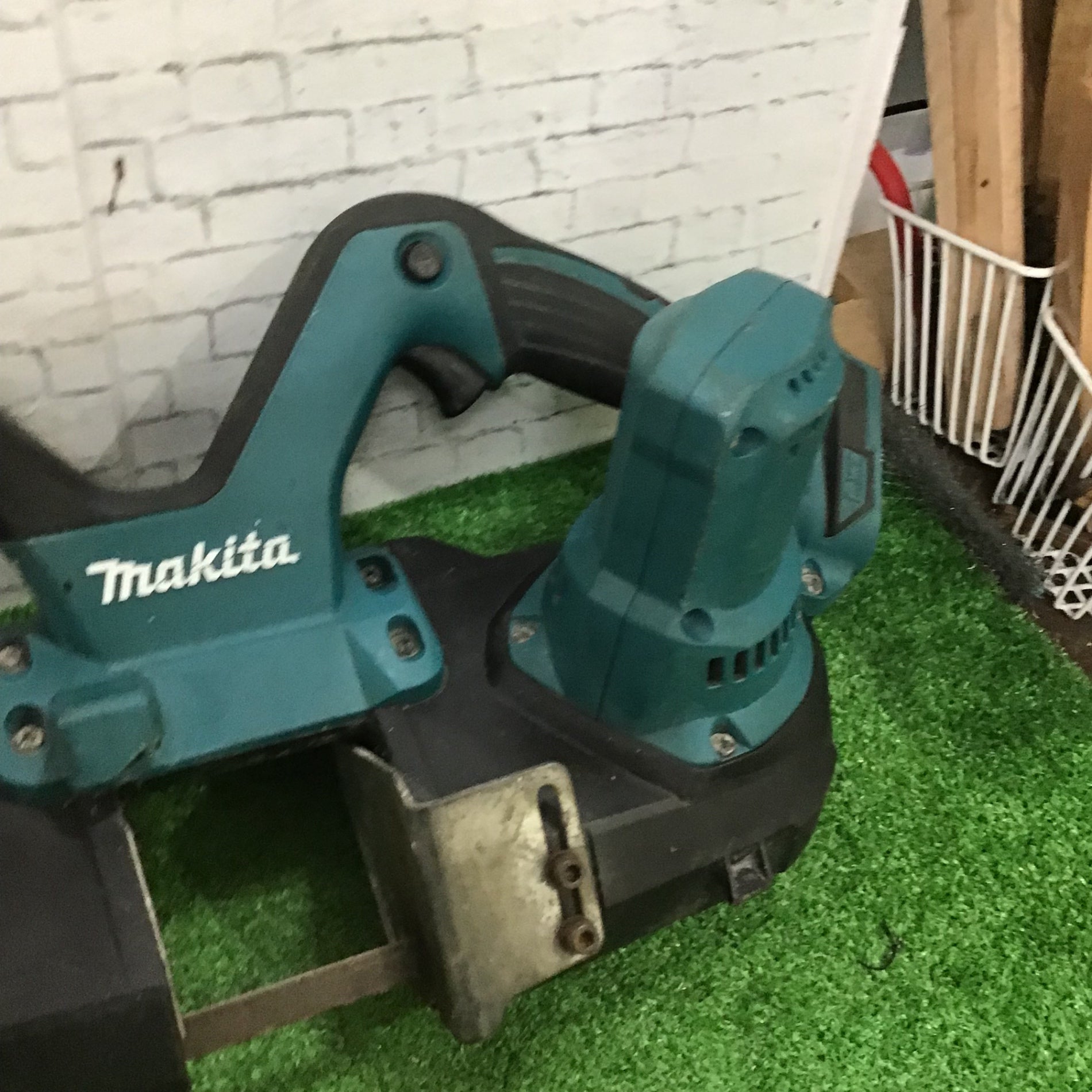 ★マキタ(makita) コードレスバンドソー PB181DZ【町田店】