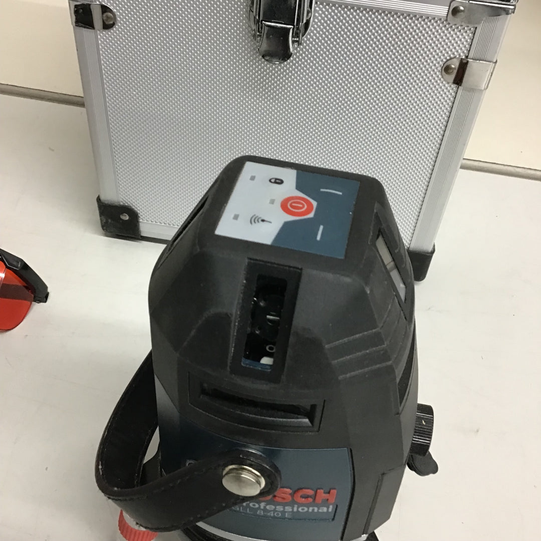 【中古品 美品】○ボッシュ BOSCH 電子整準方式 ・レーザー墨出し器 GLL8-40E【戸田店】