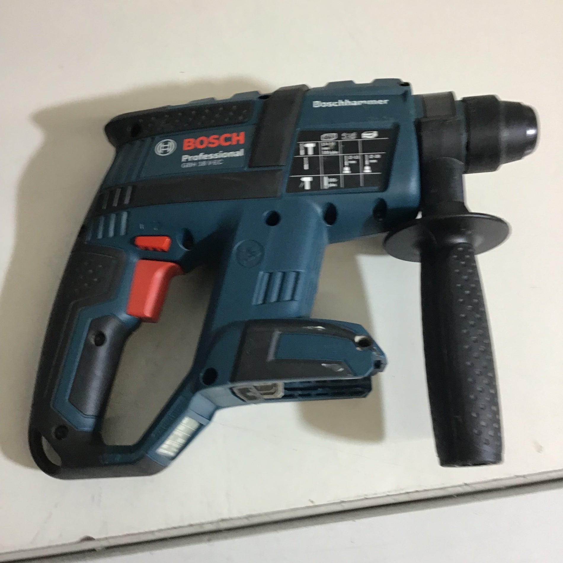 ○ボッシュ(BOSCH) コードレスハンマドリル GBH18V-ECH【戸田店