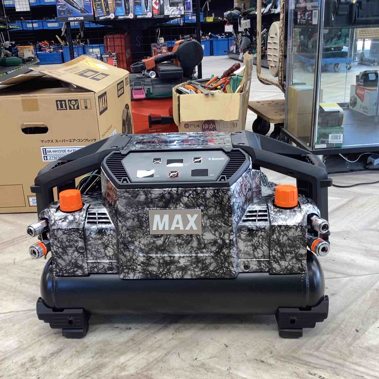 ★マックス(MAX) 高圧専用エアコンプレッサー AK-HH1310E_ガイアシルバー【越谷店】 ☆マックス(MAX) 高圧専用エアコンプレッサー AK-HH1310E_ガイア