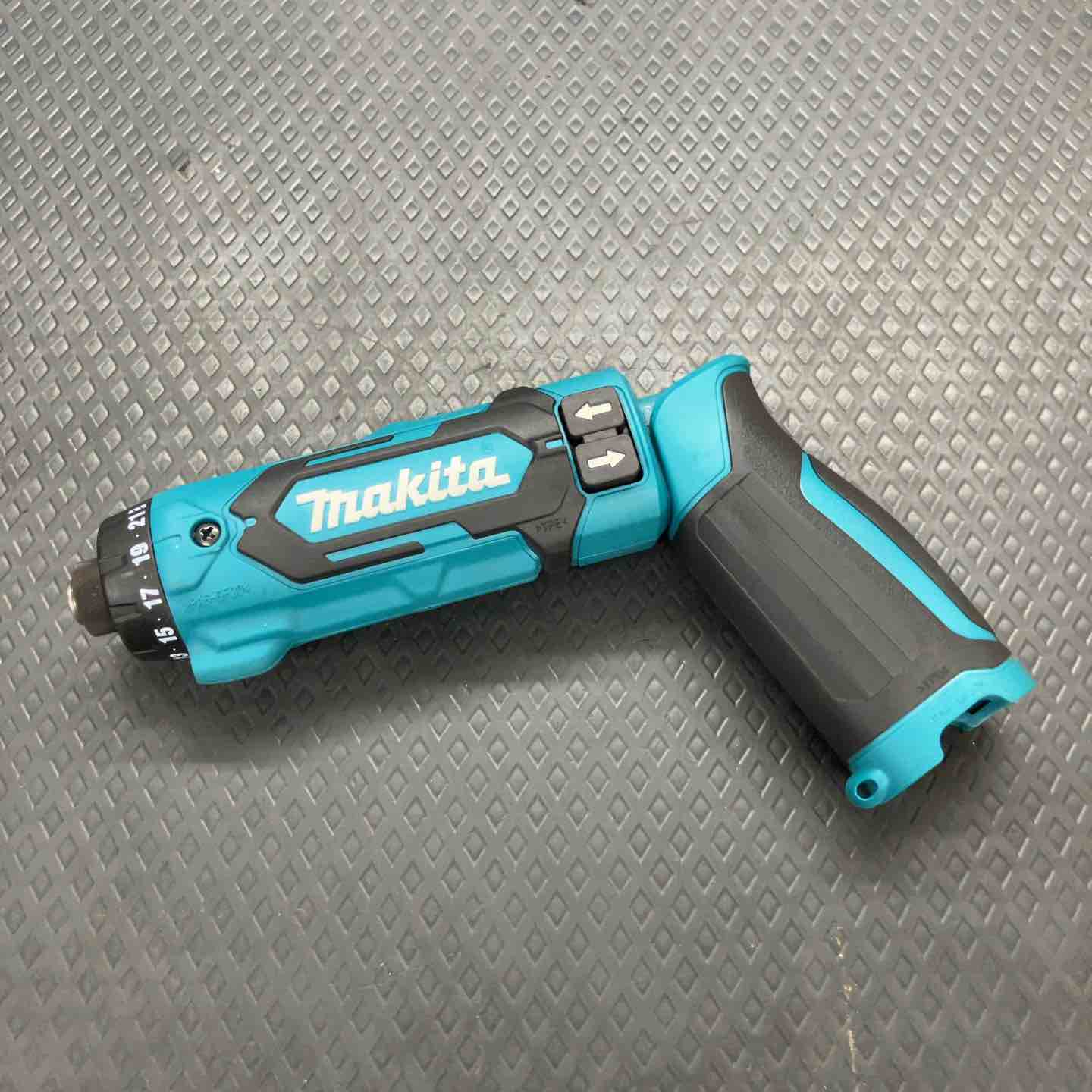 ☆マキタ(makita) コードレスドリルドライバー DF012DSHX【鴻巣店