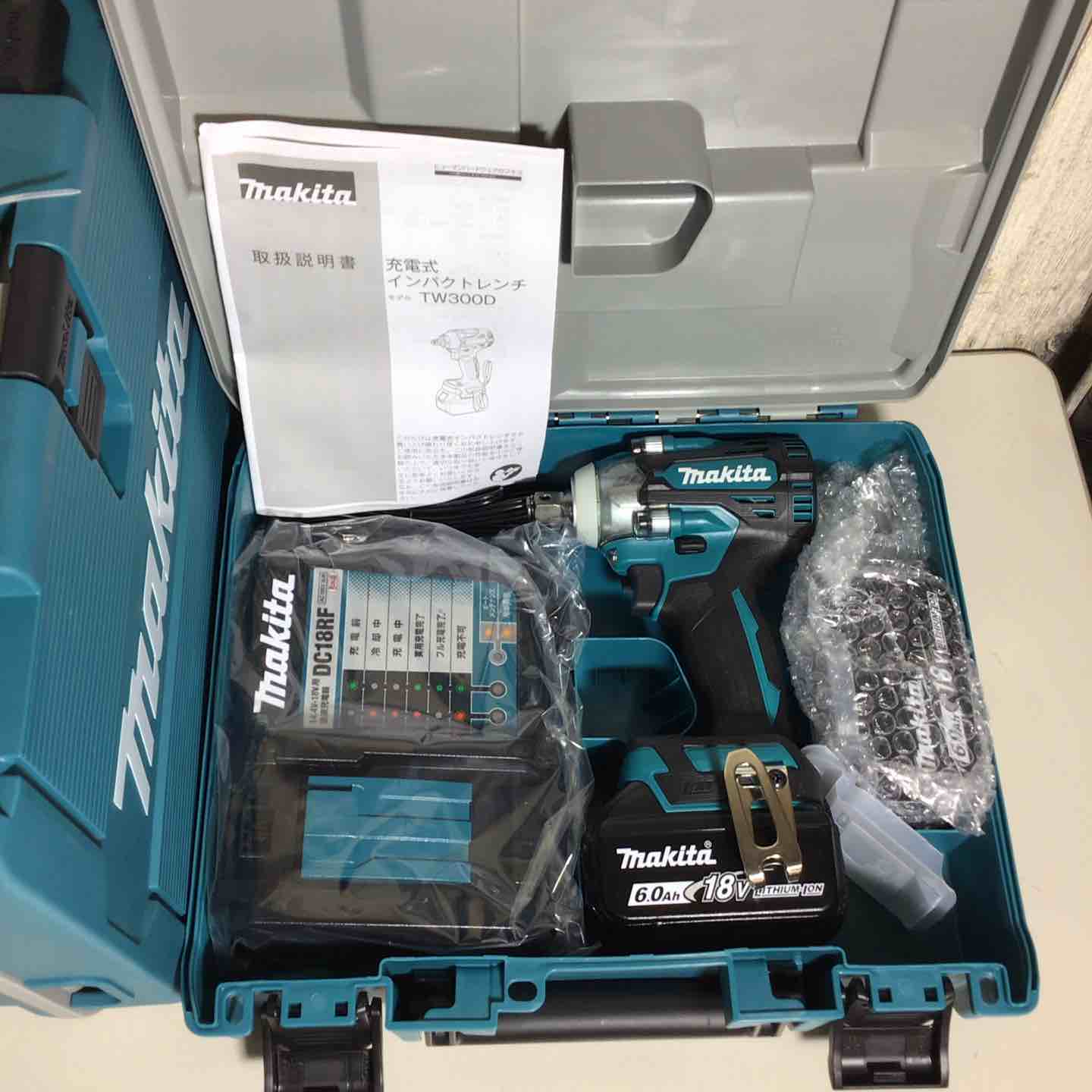 【未使用品】 マキタ makita コードレス インパクトレンチ TW300DRGX 3台 バッテリー&充電器付 フルセット インパクトレンチ 純正 充電式 18V 【戸田店】 未使用品】 マキタ makita コードレス インパクトレンチ TW300DRGX 3台