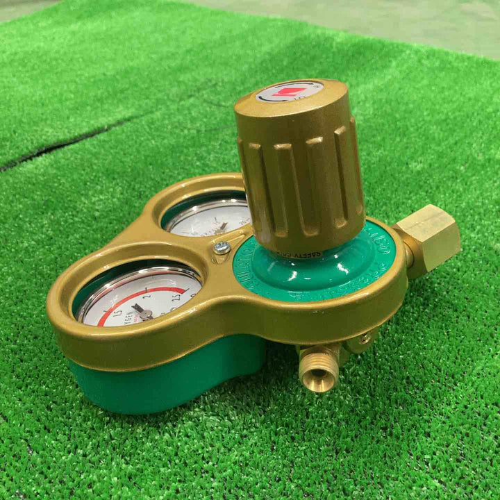 小池酸素 溶断器用圧力調整器 セーフティゴールド 酸素用・アセチレン用 計4点+阪口製作所 酸素調整器 S-3K 関東式 2点 計6点セット【桶川店】