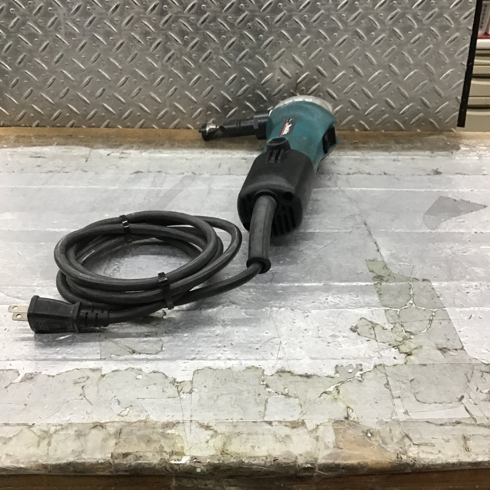 ☆マキタ(makita) ニブラ JN1601【所沢店】 ☆マキタ(makita) ニブラ JN1601【所沢店】 – アクトツールオンライン
