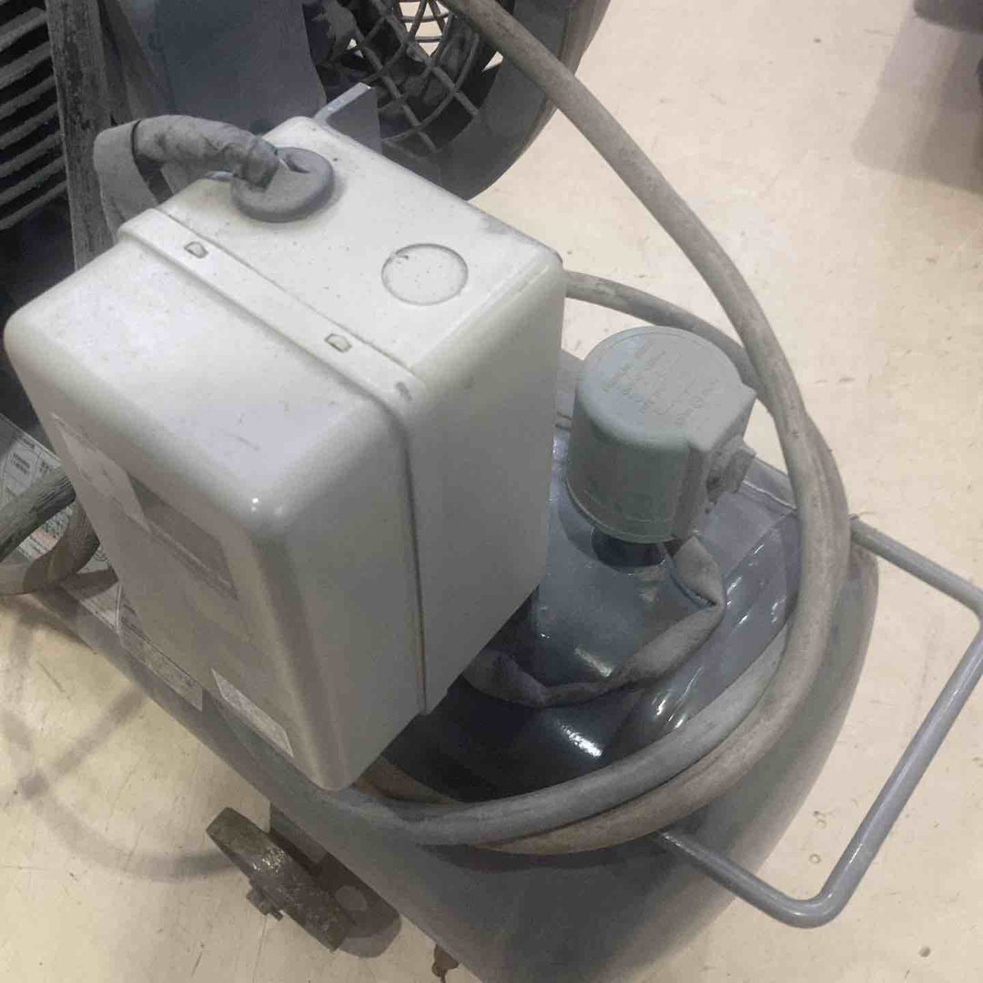現状品【店頭受取り限定】ANEST200V コンプレッサー　TLP37E-10　【町田店】