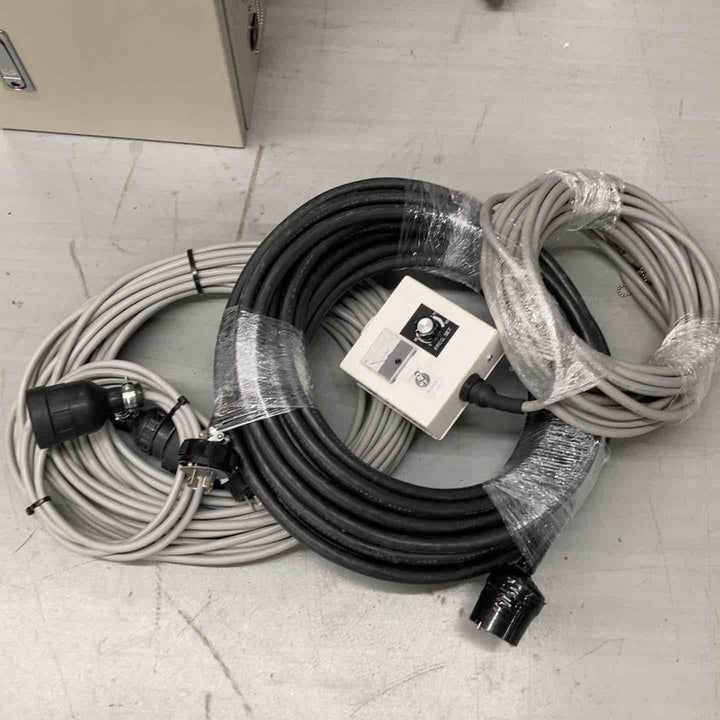 【店頭受取り限定】▼メーカー不明200V ケーブル中間送り機 TK-20003台セット+インバーター制御盤+コントローラー 通電のみ確認【戸田店】