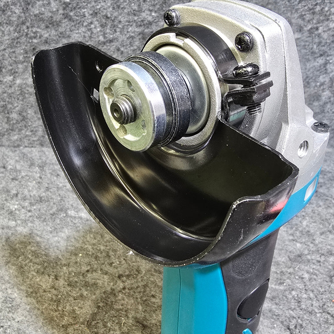 【中古品】マキタ(makita) 100mmコードレスディスクグラインダー GA400DZ【桶川店】