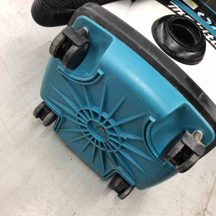 【中古品】★マキタ(makita) 集じん機 乾湿両用 483(P)【戸田店】