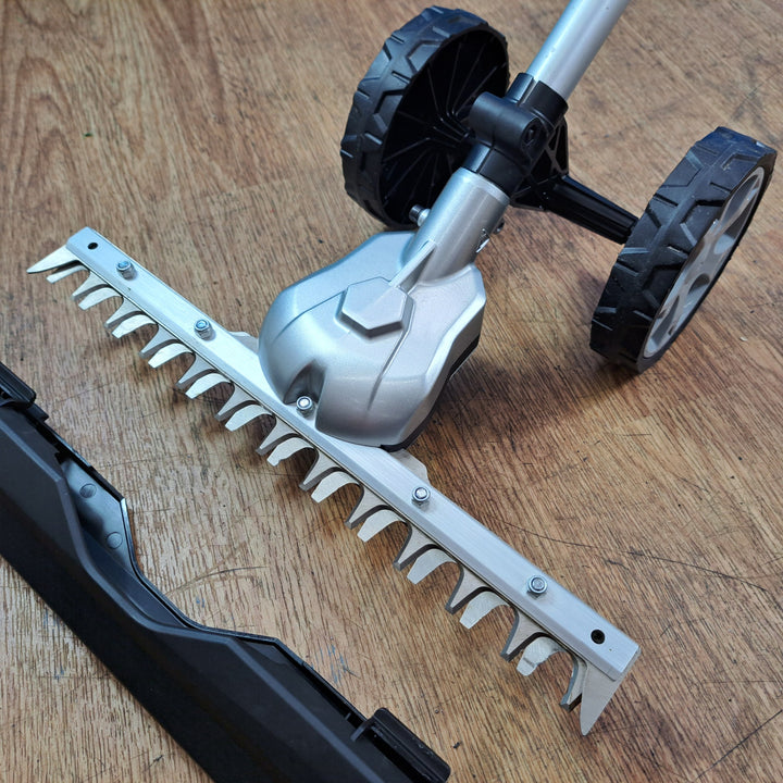 マキタ/makita 40Vmax コードレス草刈機モーター MUX01GZ グラウンドトリマアタッチメント付き EN424MP A-76146【岩槻店】