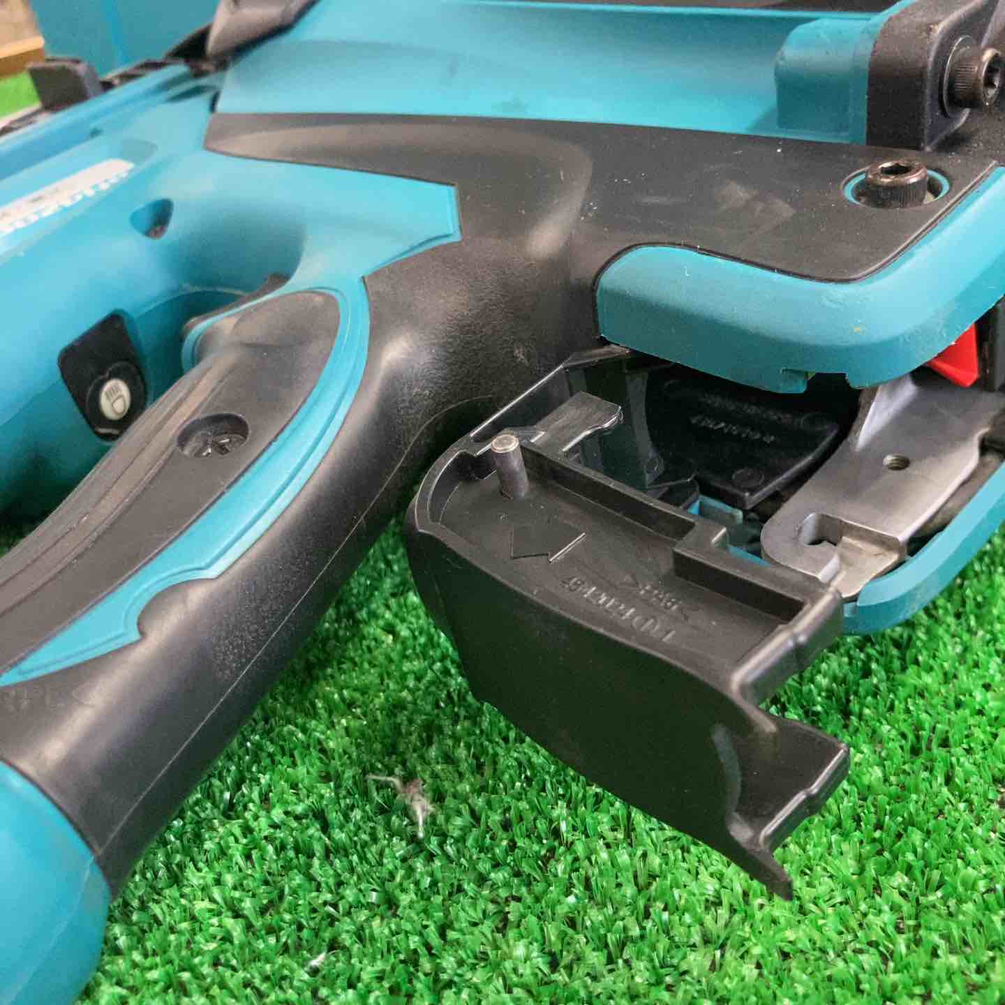 ☆マキタ(makita) コードレスコンクリート用ガスピン打ち機 GN420C