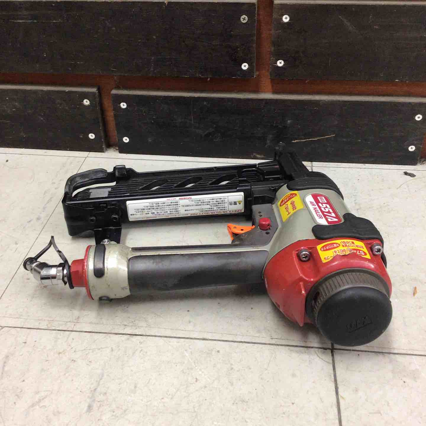 現状品】 マックス/MAX 常圧フロアタッカー TA-557A/957Tフロア 【鴻巣 現状品】 マックス/MAX 常圧フロアタッカー TA-557A/957Tフロア 【鴻巣