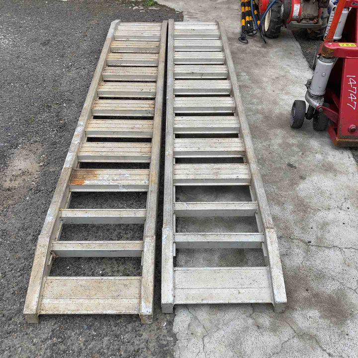 【店頭受取り限定】メーカー・型式不明 アルミブリッジ 積載荷重1500kg【柏店】