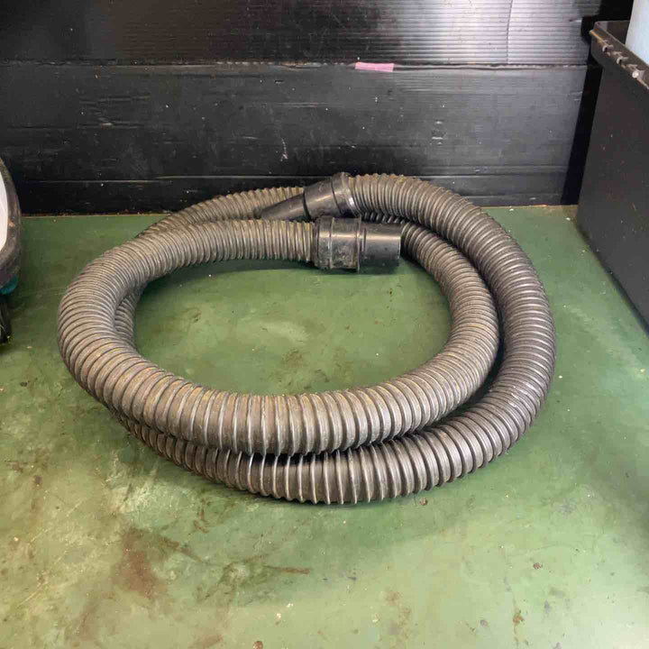 ★マキタ(makita) 集じん機 乾湿両用 483(P) 本体＋ホースのみ 集じん容量8L、給水量6L【戸田店】