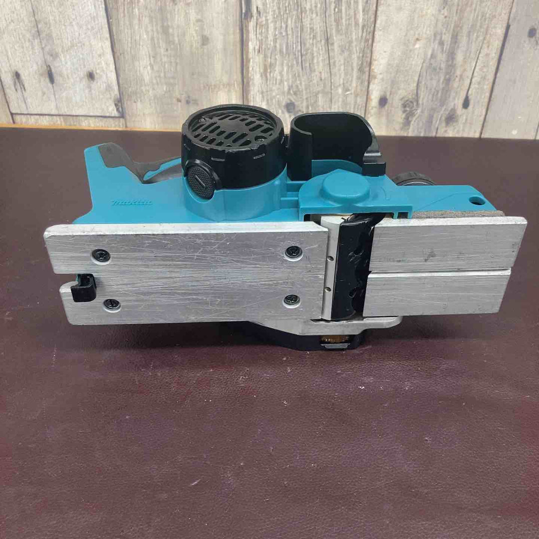 【中古品】 マキタ(makita) 14.4V コードレスカンナ KP140DRF フルセット品 【東大和店】