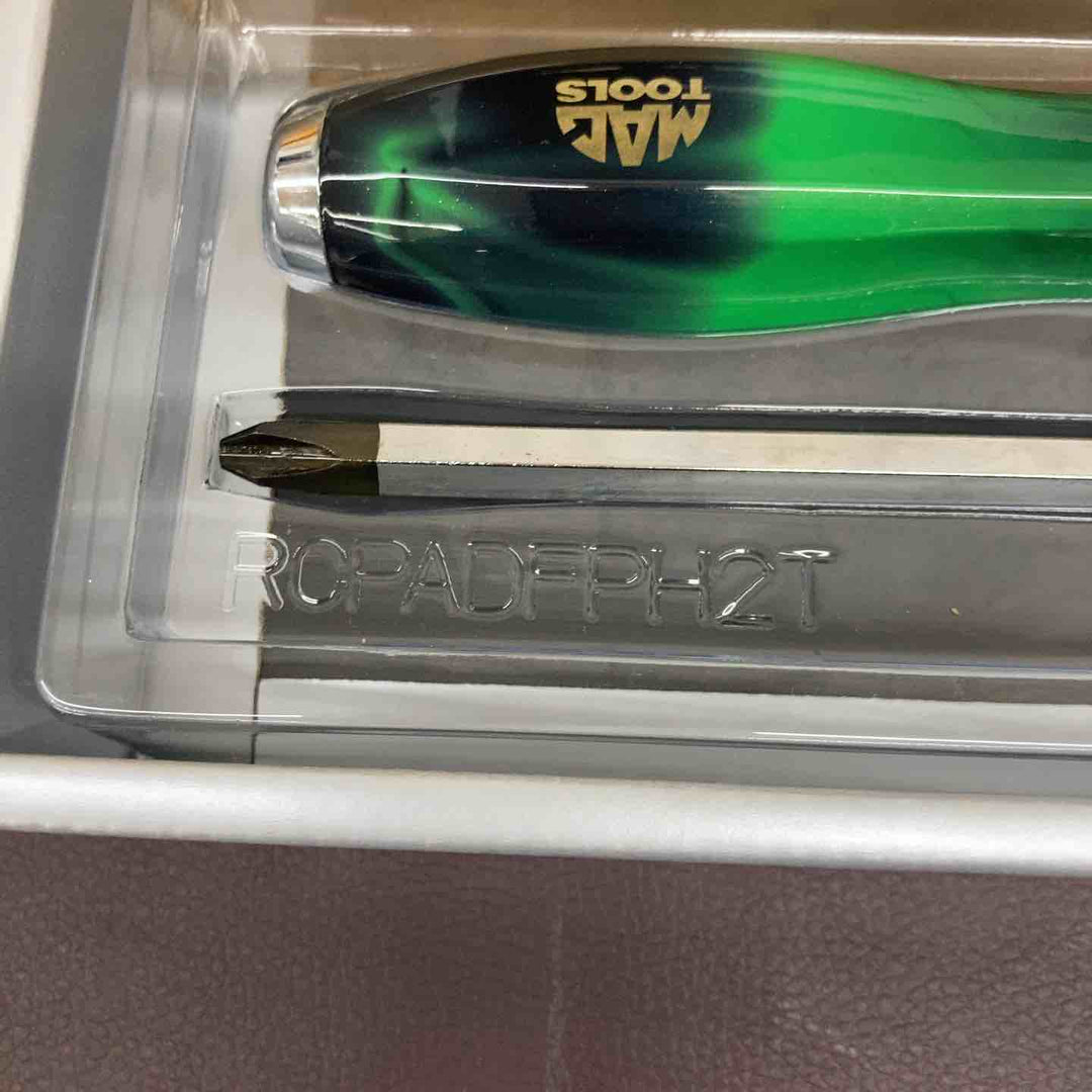 【未使用品(店頭展示品)】 マックツール MAC TOOLS 2024 リミテッド ペンタグリップ 貫通ドライバー2本セット グリーンフレーム 【東大和店】