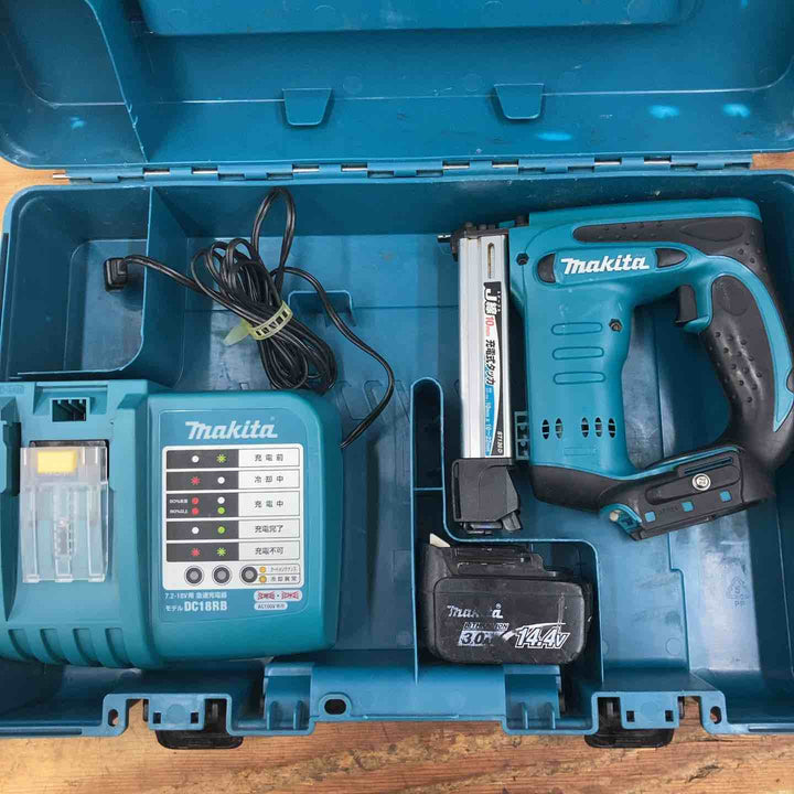 【中古品】◇マキタ(makita) コードレスタッカ  ST120DRF 14V セット【柏店】
