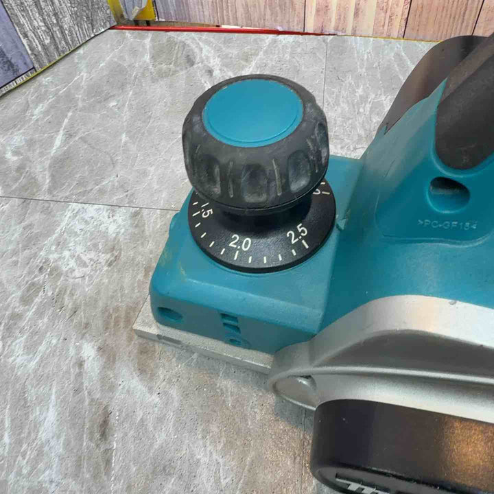 ☆マキタ(makita) 電気カンナ KP0800A【八潮店】