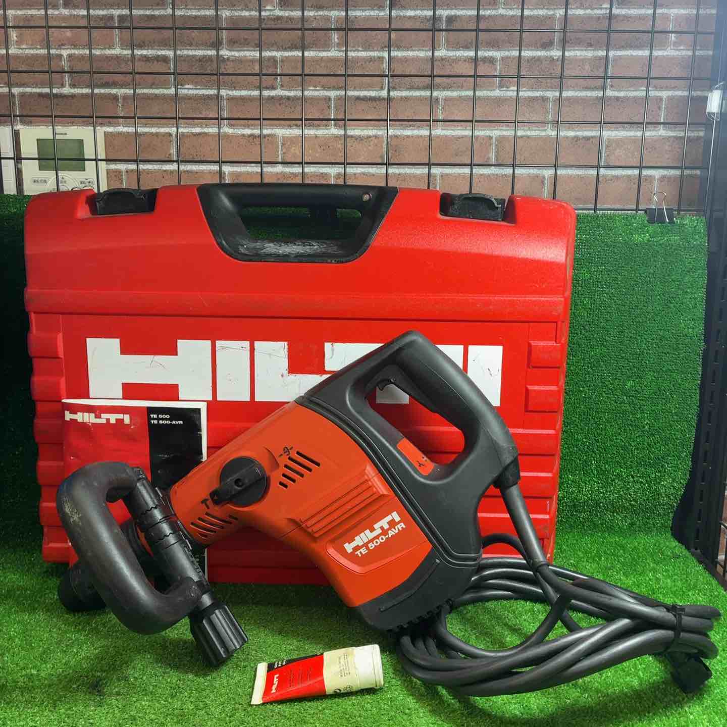 ヒルティ(HILTI) コード式ハツリ機 TE500-AVR【川越店】 ☆ヒルティ(HILTI) コード式ハツリ機 TE500-AVR【藤沢店】 – アクト