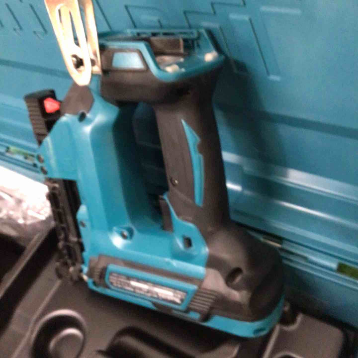★マキタ(makita) コードレスピンネイラ PT353DZK【町田店】