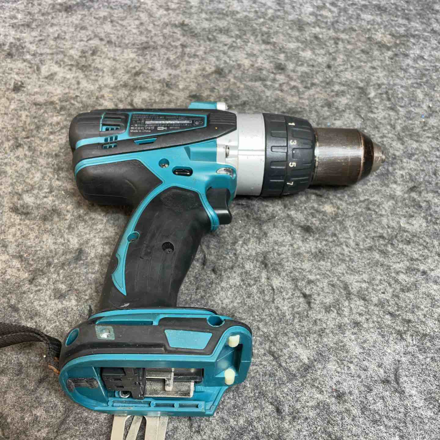マキタ(makita) コードレス振動ドリルドライバー HP458DZ【桶川店】 マキタ(makita) コードレス振動ドリルドライバー HP458DZ【桶川店