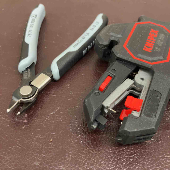【中古品】 クニペックス(KNIPEX) オートワイヤーストリッパー 12 62 180 スーパーニッパー 7871125ESD 【東大和店】