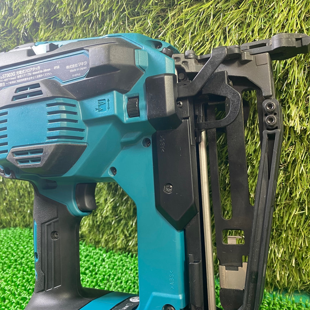 マキタ(makita) コードレスフロアタッカ ST003GZ【川口店】