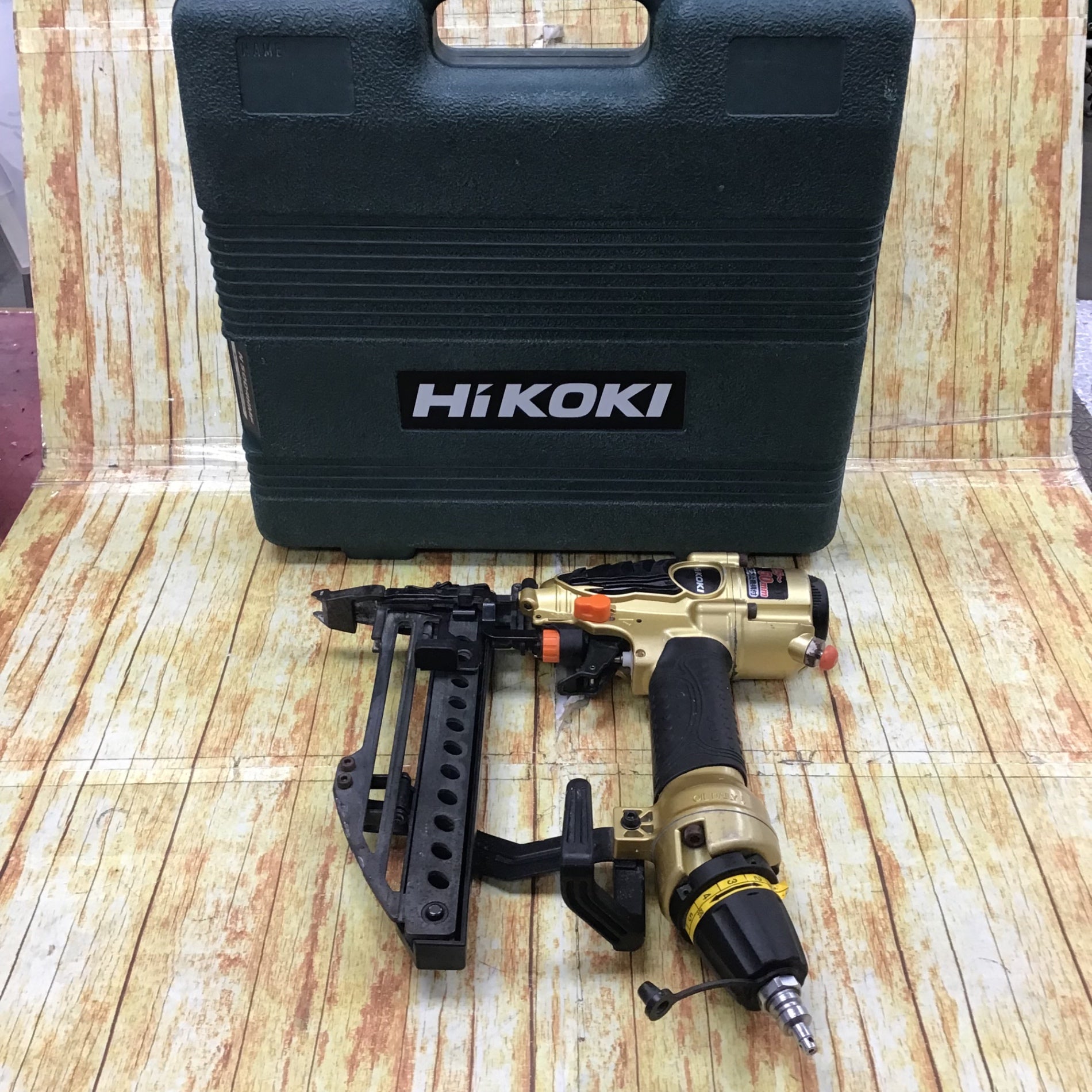 ☆ハイコーキ(HIKOKI ※旧:日立工機) 高圧フロアタッカ N5004HMF【川崎