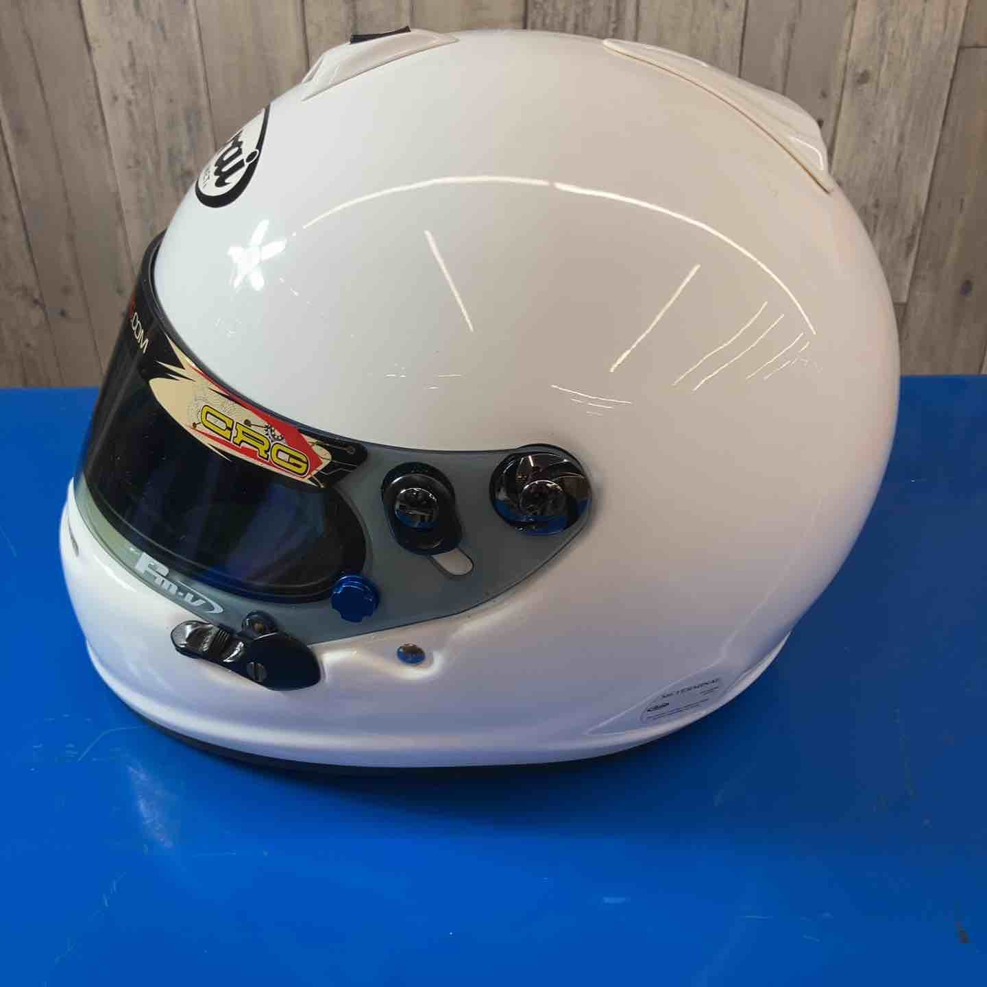 未使用保管品 Arai アライ GP-6 8859 ホワイト XSサイズ 元箱付き 4輪