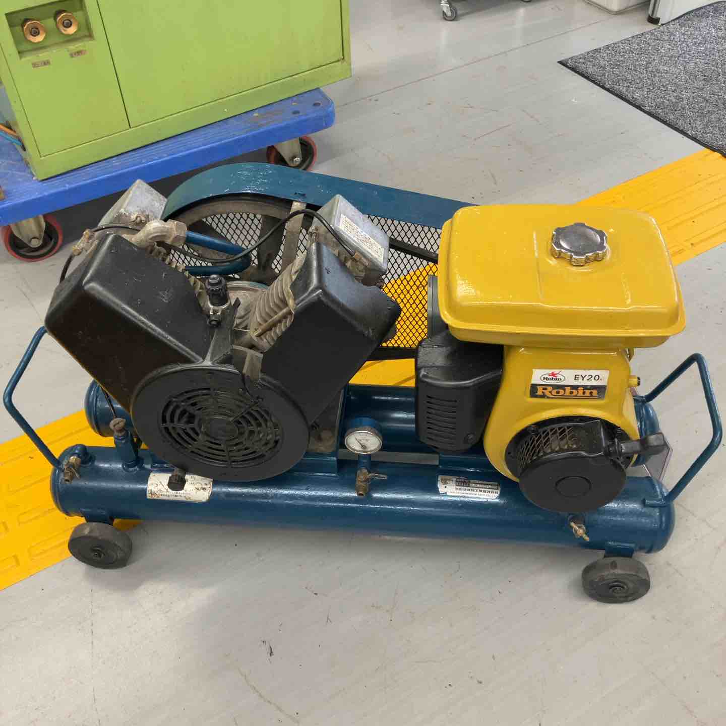 岩田　SUE-222P　エンジンコンプレッサー　中古品 イワタ エンジンコンプレッサー SUE-222P