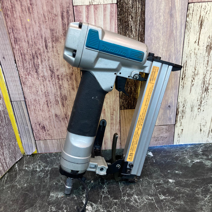 ★マキタ(makita) 常圧エアタッカ AT425AK【八潮店】
