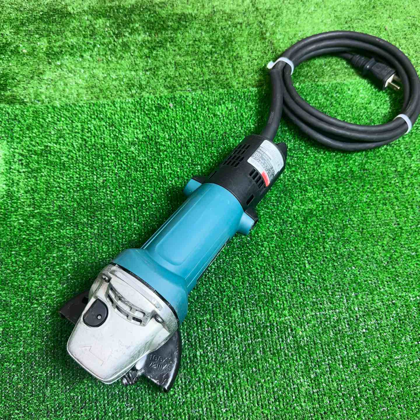 マキタ(makita) 100mmディスクグラインダ 9533BL【桶川店】 マキタ(makita) 100mmディスクグラインダ 9533BL【桶川店】 – アクト