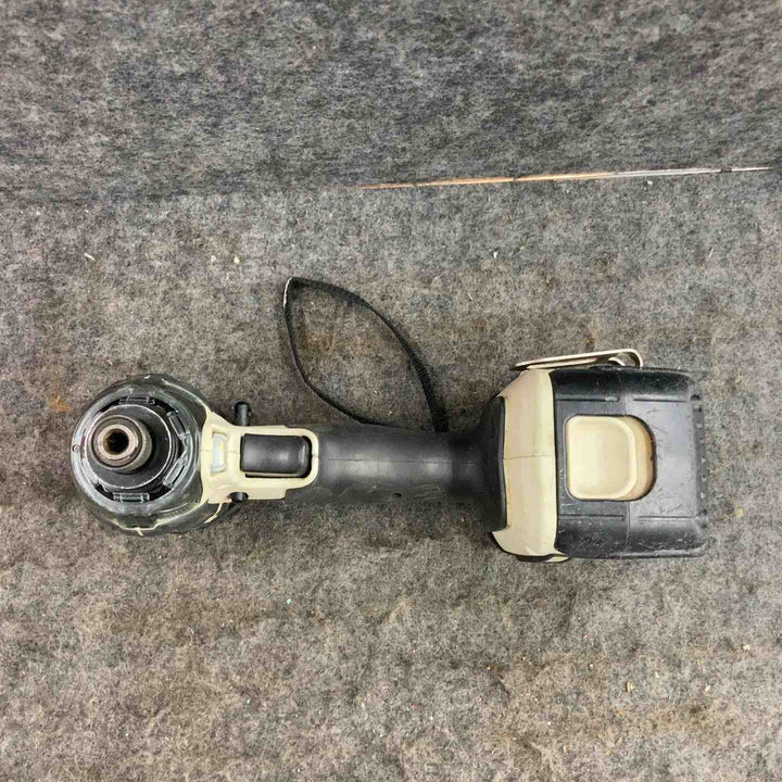 【現状品】★マキタ(makita) コードレスインパクトドライバー TD138DRFXW ライト点かず。ケース(14.4V3.0Ahバッテリー[263][344]、充電器)【鴻巣店】