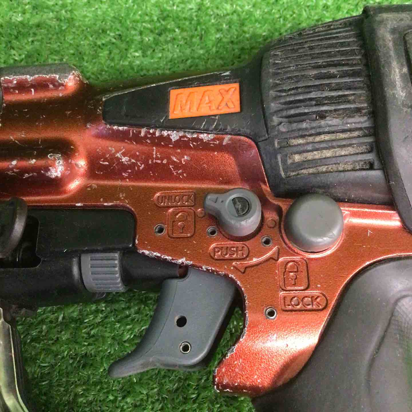 中古品】 マックス/MAX 高圧エア釘打ち機 HN-50N3(D)-R 【鴻巣店 中古品】 マックス/MAX 高圧エア釘打ち機 HN-50N3(D)-R 【鴻巣店