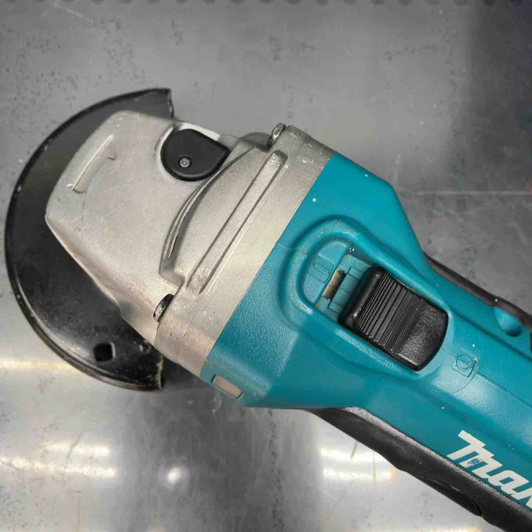 ☆マキタ(makita) 100mmコードレスディスクグラインダー GA400DRF【川越店】