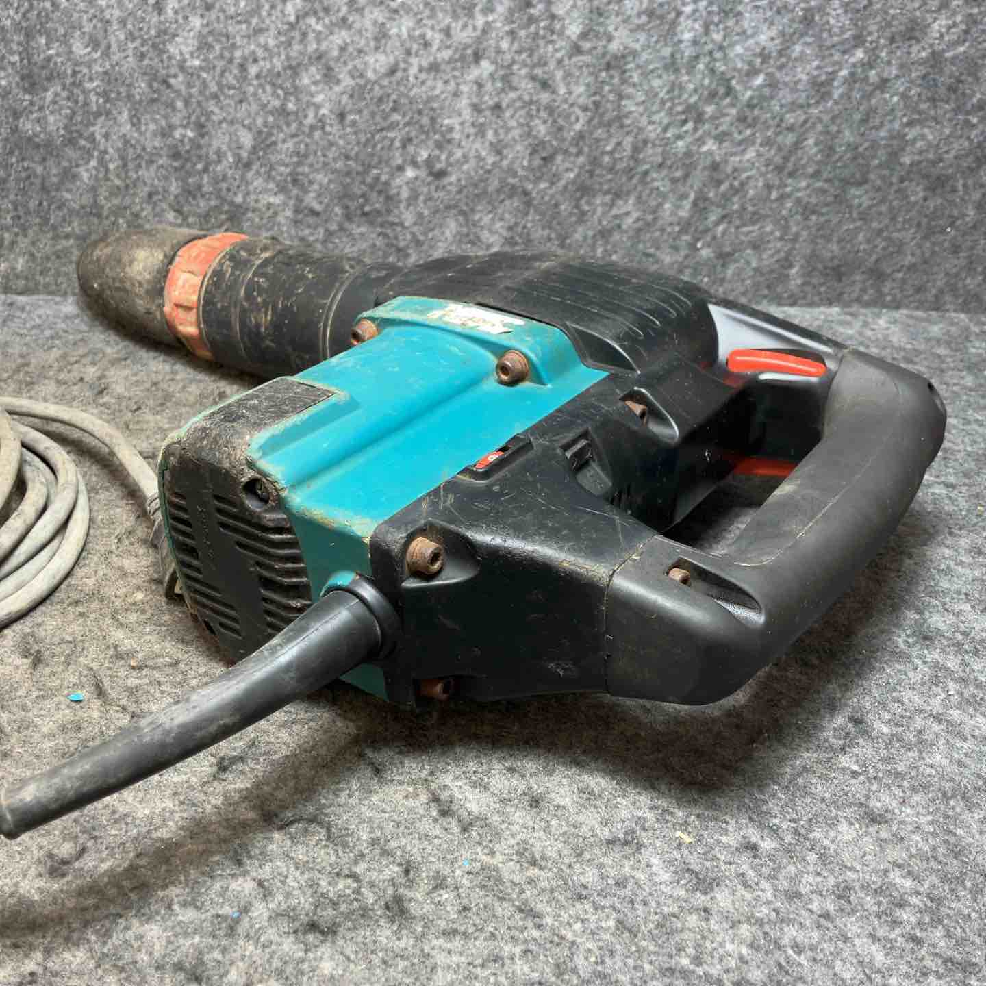 【動作OK‼️】マキタ 電動ハンマ HM1202C ハンマー 破つり機 ハツリ機 電動工具 単相100V 450W ブルポイント4本付き マキタ HM1202C オークション比較 - 価格.com