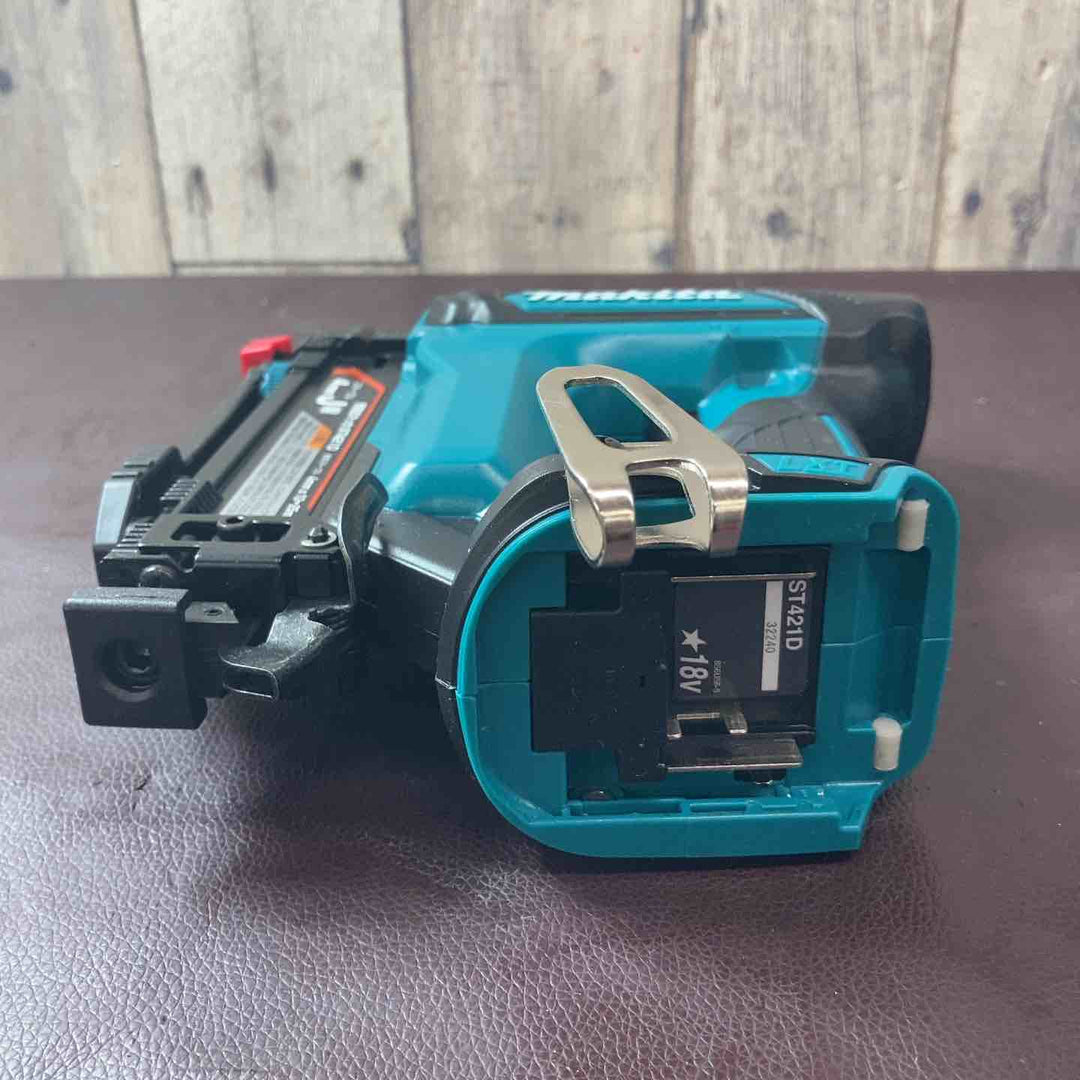 【中古品】 マキタ(makita) 18V コードレスタッカー ST421DZK 【東大和店】