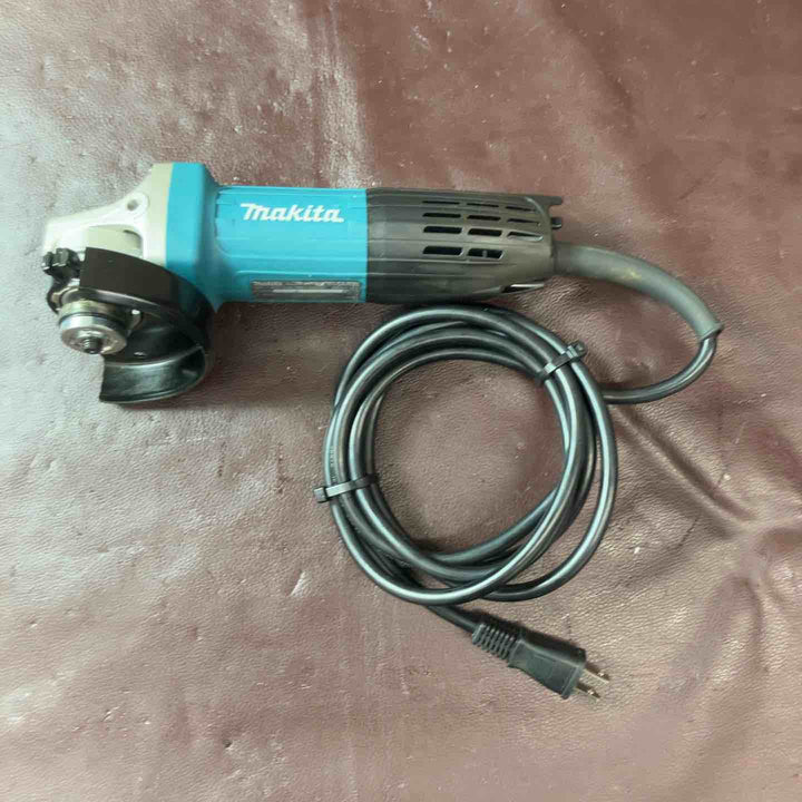 【中古美品】 マキタ(makita) 100mmディスクグラインダ GA4032 【東大和店】