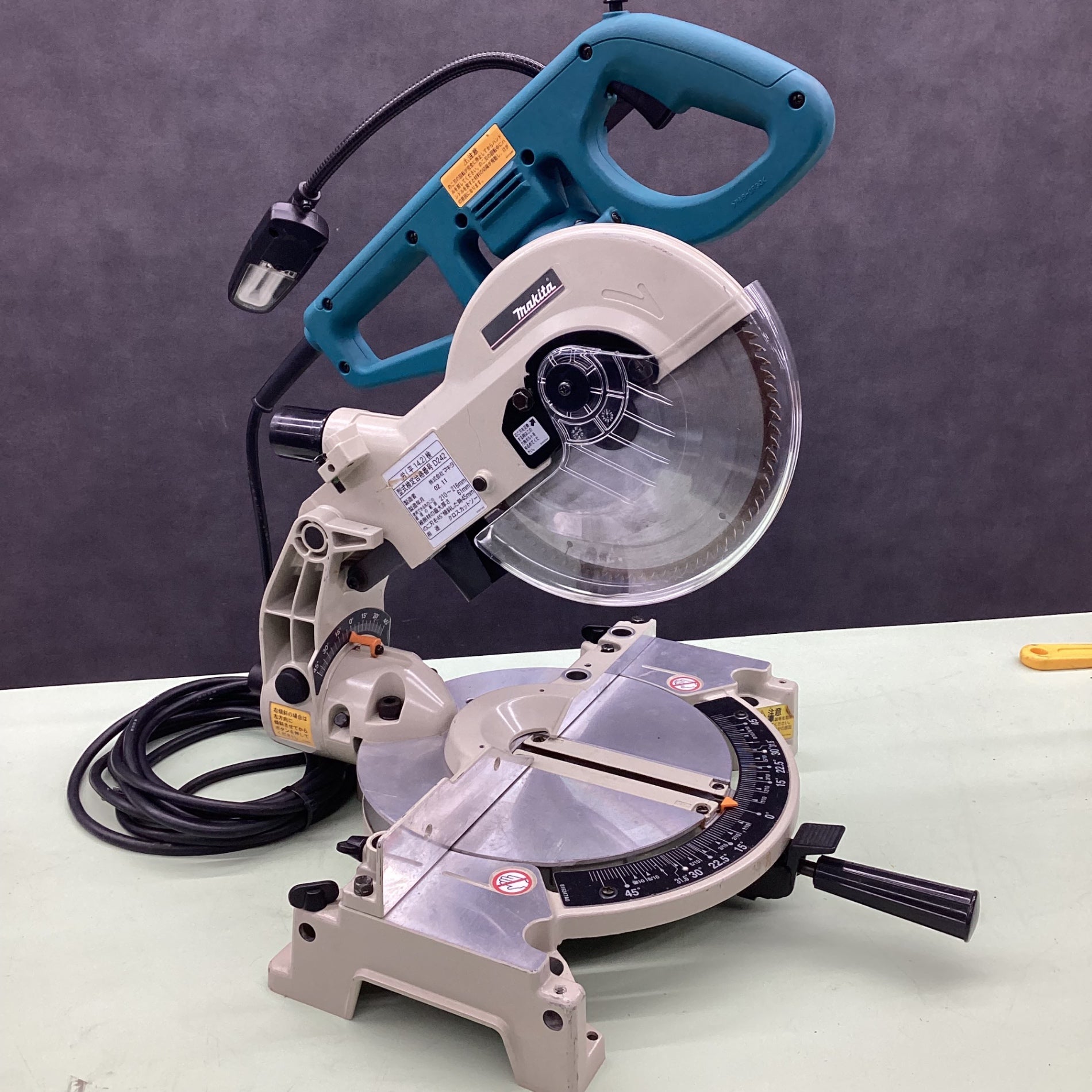 【中古】マキタ Makita LS0831 卓上マルノコ 210～216mm 2001年製 ※集じんバッグに穴があります【ハンズクラフト佐賀】 〇マキタ(makita) 216mm卓上丸ノコ LS0831【越谷店】 – アクトツール